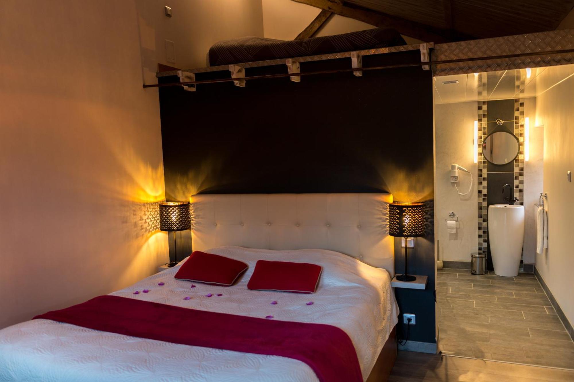 Hotel O Delices De La Monnerie à Bourgnac Extérieur photo